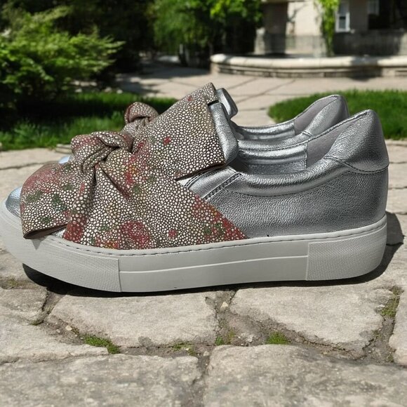 J Slides NYC Metallic Silver Floral Bow Slip On Sneakers Platform Casual Trendy - Picture 1 of 9